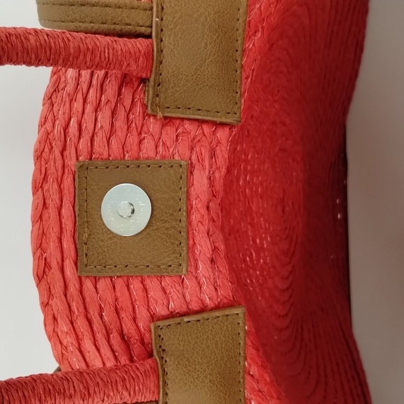 Woven red circular shoulder bag purse magnetic closure unbranded - Picture 8 of 9